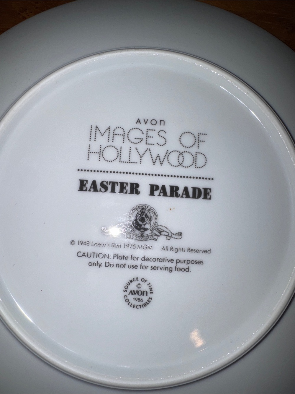 Vintage 1986 Avon Images Of Hollywood Porcelain Plate Easter Parade - Picture 3 of 5